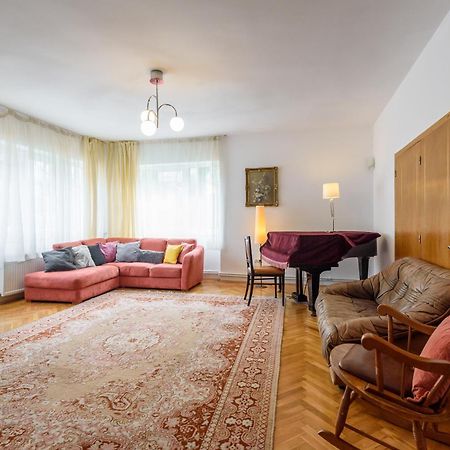 Apartamento Casa Cu Cires Braşov Exterior foto