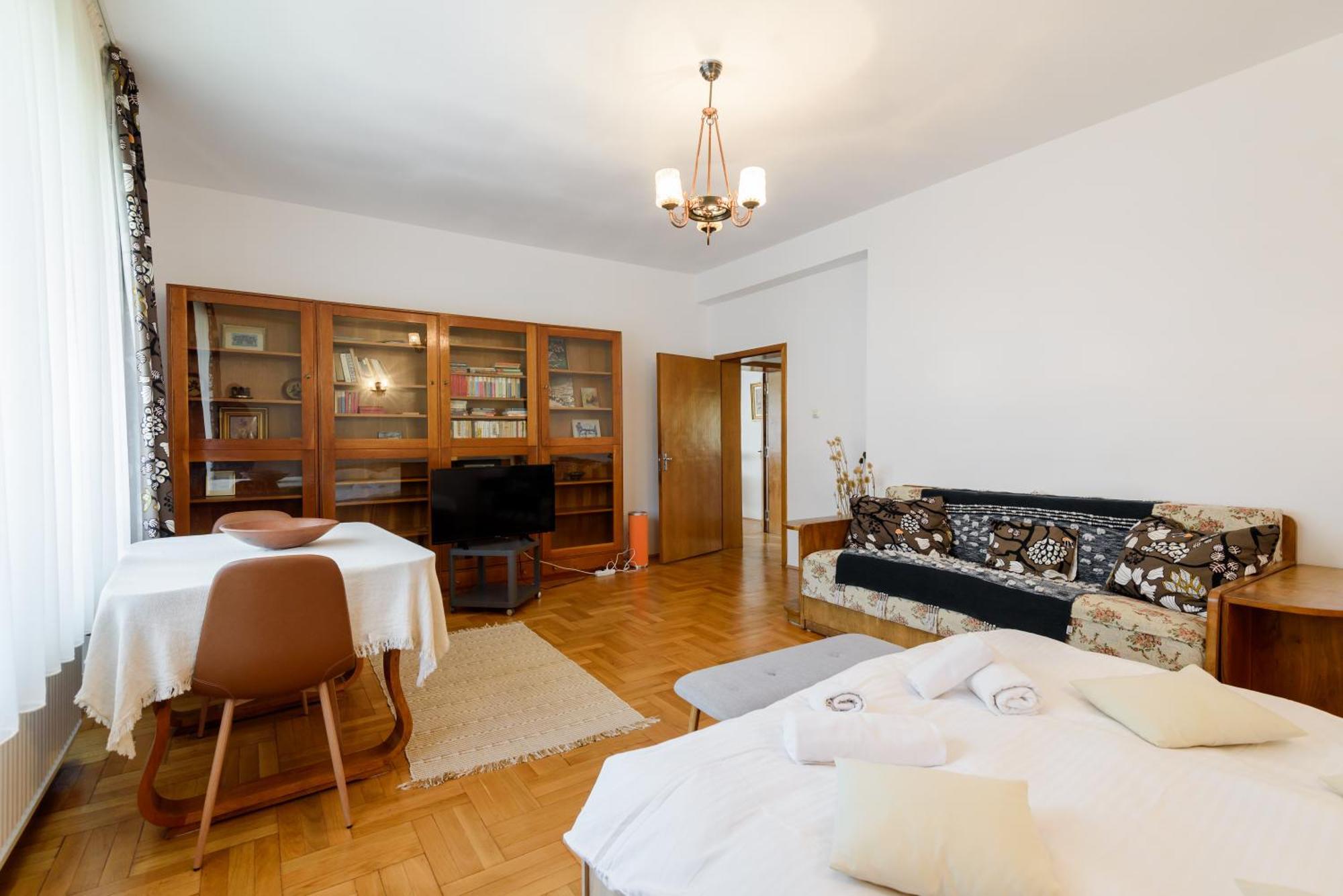 Apartamento Casa Cu Cires Braşov Exterior foto